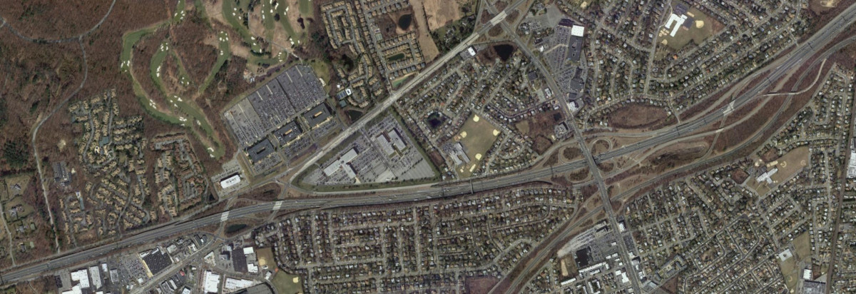 I-495 around NY 25, NY 106, and NY 107 in 2012